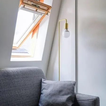 Proche Haussman - Le Mignon - 289b Parijs