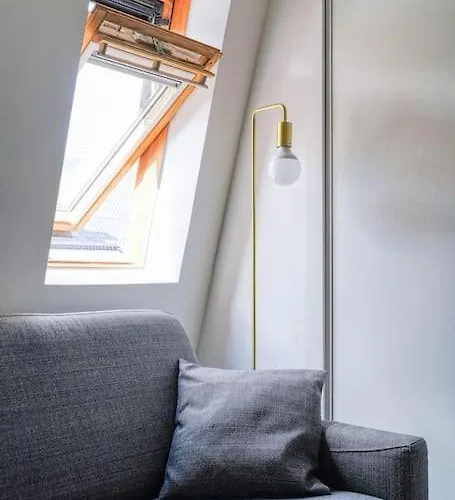 Proche Haussman - Le Mignon - 289b Париж