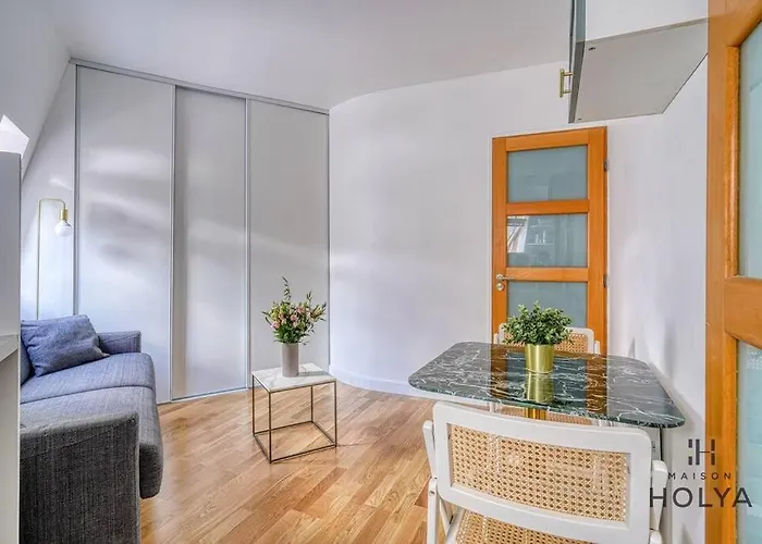 Proche Haussman - Le Mignon - 289b Париж